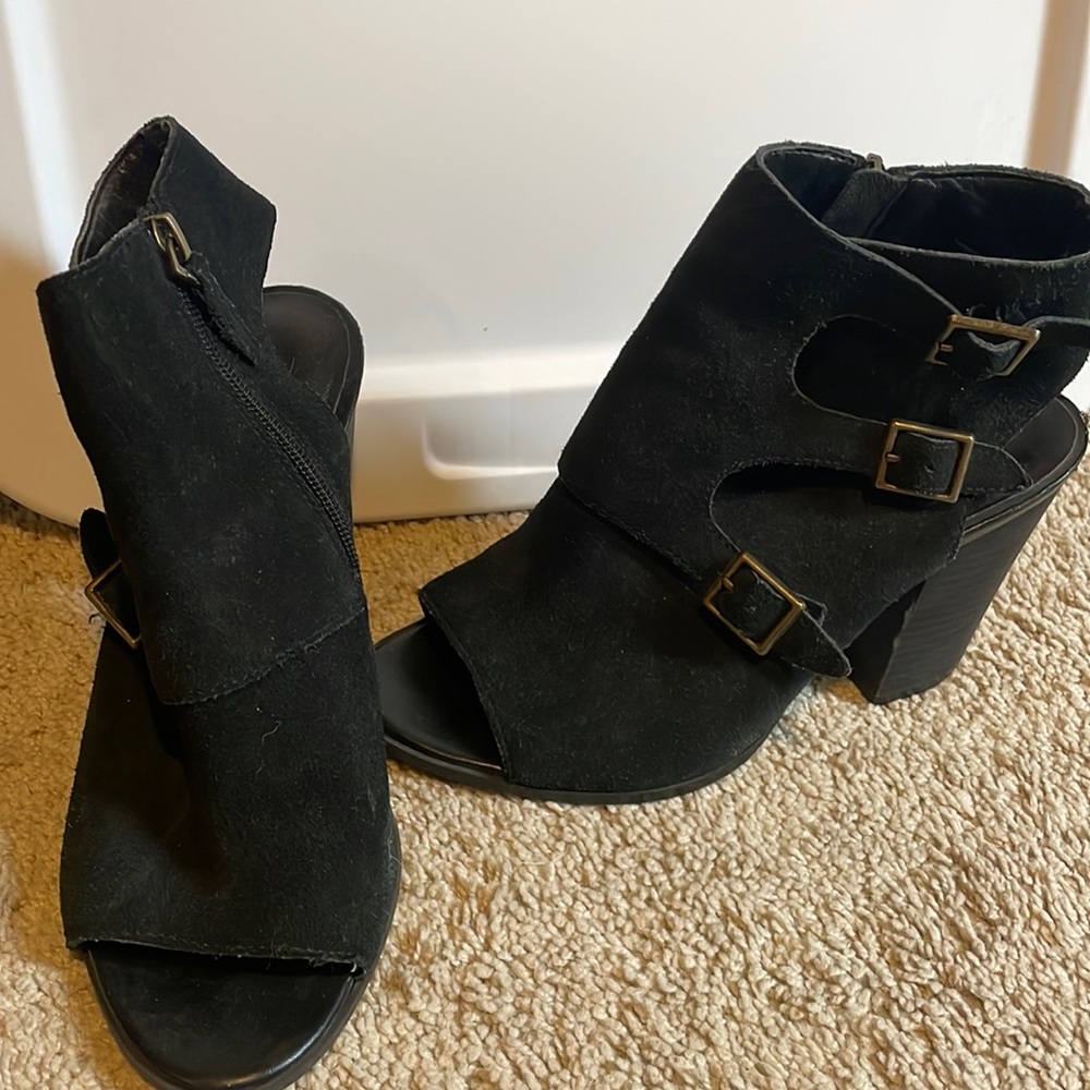 Block open toe suede  sandal